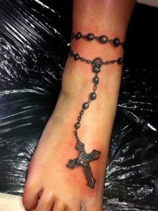 tattoo rosario piede